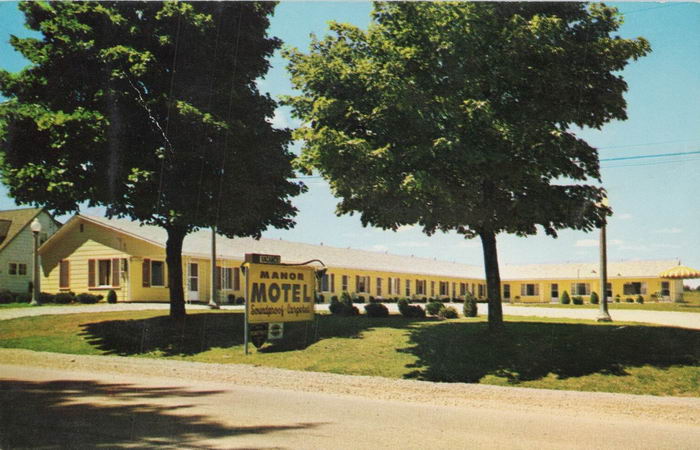 Manor Motel - Old Postcard Photo